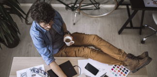 Poly Sync spikerfoni – kompaktni, mobilni i drugačiji! Poly-Sync-20_lifestyle