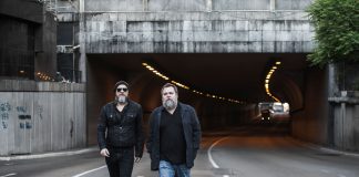 Nikola Pejaković Kolja nastupiće sa bendom u bašti kluba Fest u četvrtak, 15.jula od 20 sati.